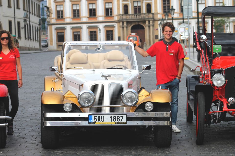 Prague: 1-Hour Vintage Car Tour - Weather-proof sightseeing: heated car comfort