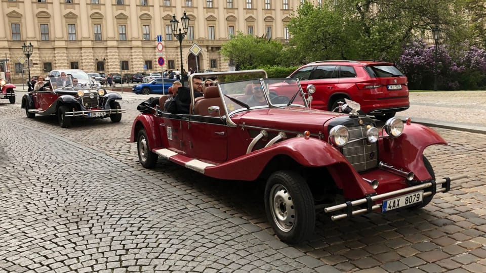 Prague: 120min Private Tour in Vintage Car, up to 6people! - Josefov and the synagogues: Prague’s Jewish Quarter in context