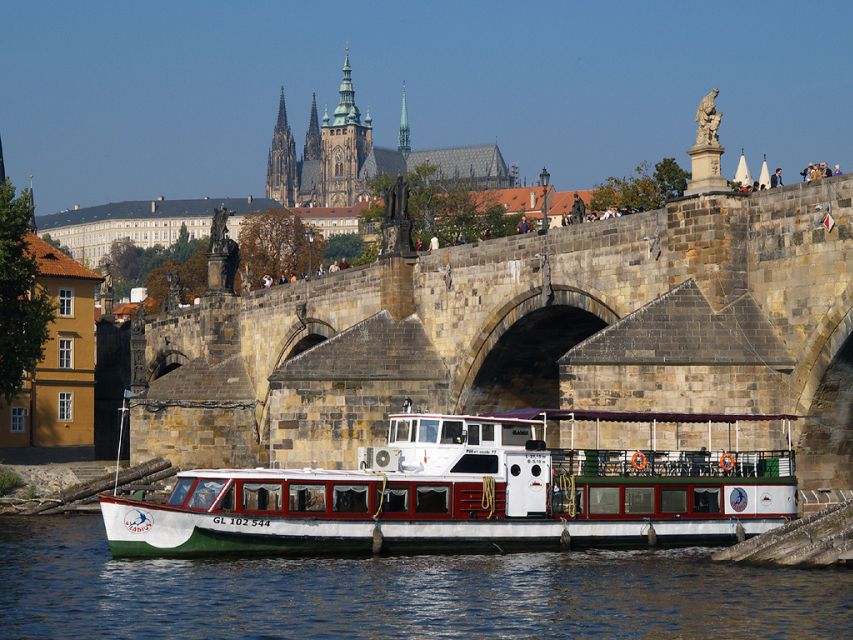 Prague: 2-Hour Lunch Cruise on the Vltava River - A quick reality check on food-and-sightseeing timing