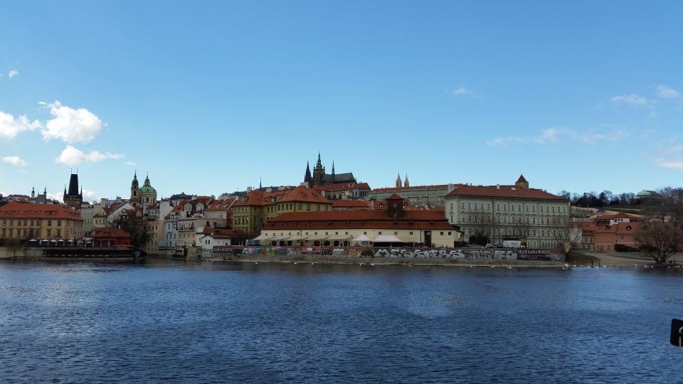 Prague: 2-Hour Lunch Cruise on the Vltava River - Getting to the yellow kiosk at Old Town Square