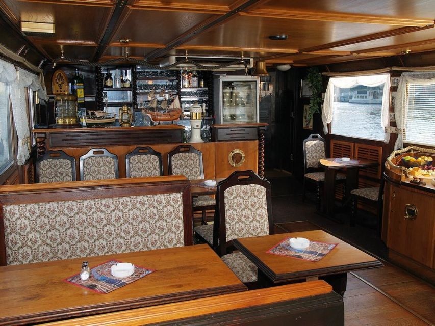 Prague: 2-Hour Lunch Cruise on the Vltava River - Who this Prague lunch cruise is best for
