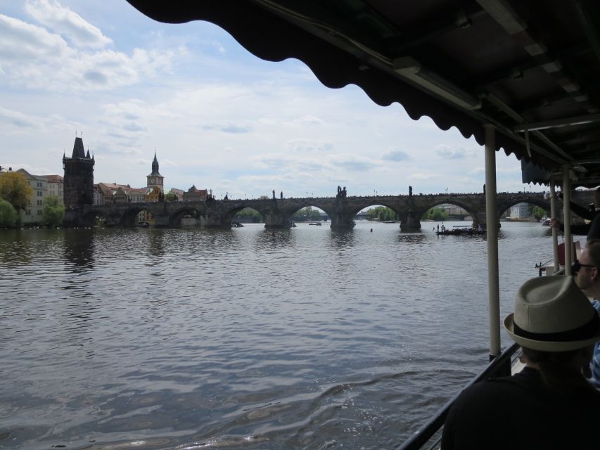 Prague: 2-Hour Lunch Cruise on the Vltava River - Old Town landmarks you’ll spot from the boat