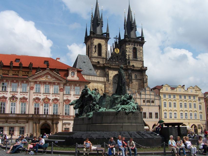Prague: 2-Hour Old Town and Jewish Ghetto Walking Tour - Jan Hus and the Astronomical Clock: seeing beyond the famous photos