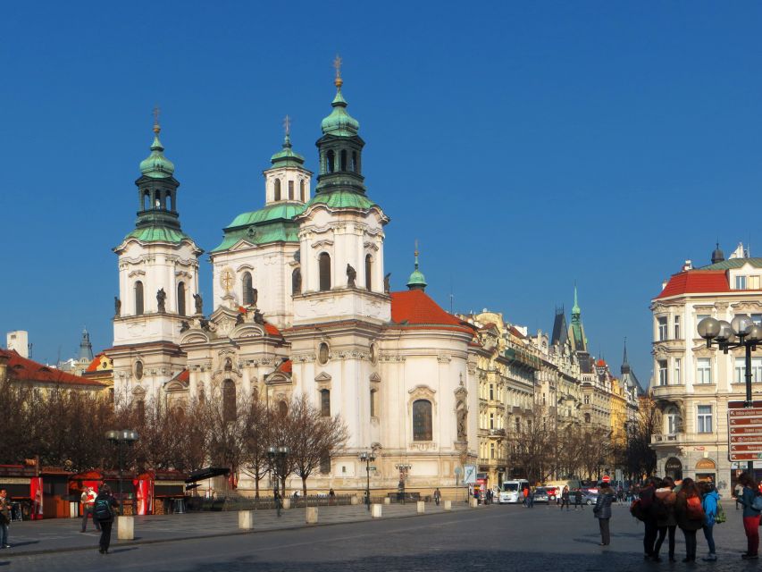 Prague: 2-Hour Old Town and Jewish Ghetto Walking Tour - The House of the Black Madonna and Church of St. James: faith you can point to