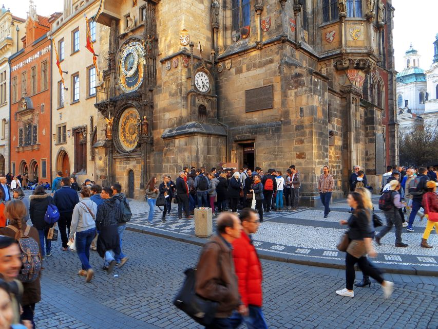 Prague: 2-Hour Old Town and Jewish Ghetto Walking Tour - Josefov walking route: synagogues, the old cemetery, and the ghetto story