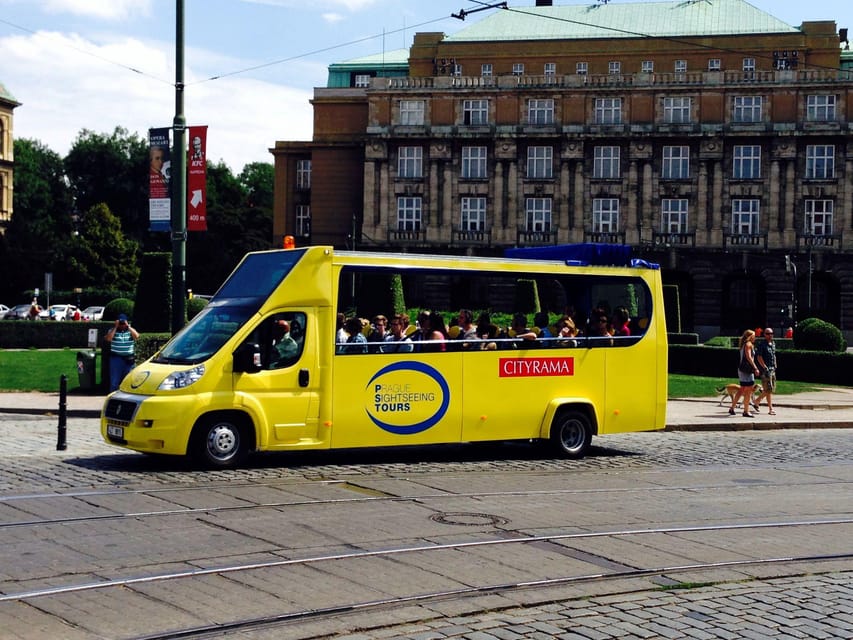 Prague: 2 hours city tour + 1 hour boat cruise - Prague Castle Complex: St. Vitus, Royal Palace, and Golden Lane Courtyards