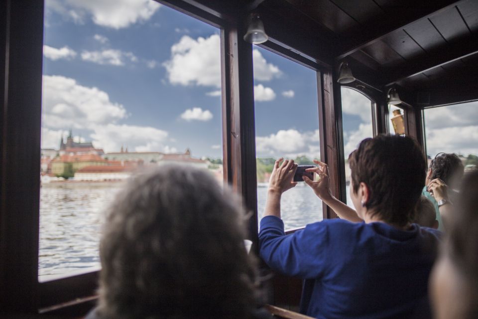 Prague: 3–Hour Castle Grounds Walking Tour and River Cruise - Prague Castle grounds: what you will walk and what you won’t