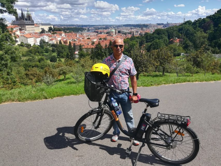 Prague: 3–Hour Communism and World War 2 E-Bike Tour - Jewish Old Town stop: a key part of Prague’s WWII reality