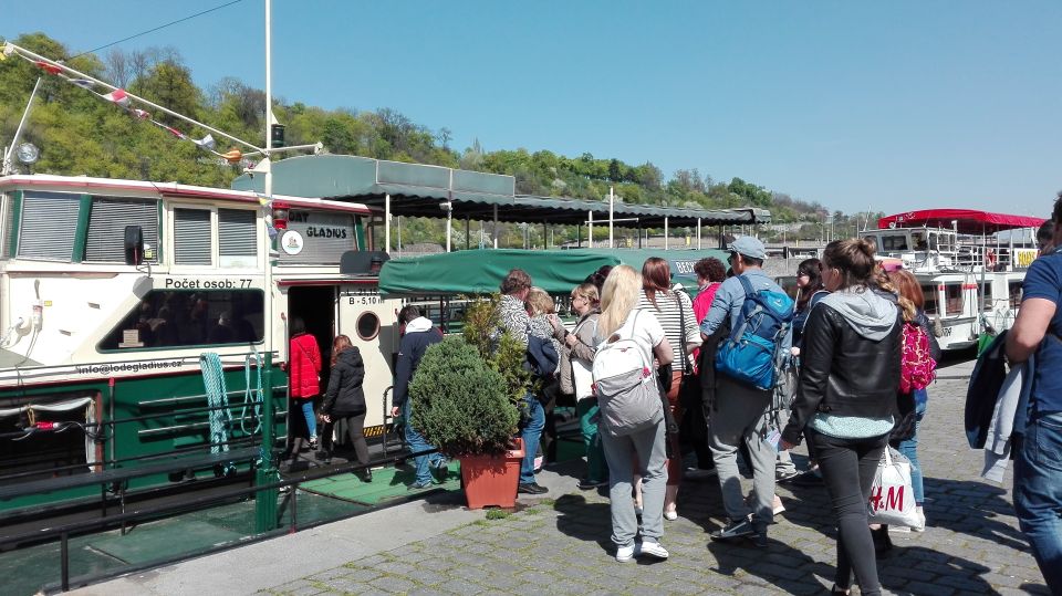 Prague: 3-hour Evening River Cruise with Dinner - Key things to love about this evening cruise