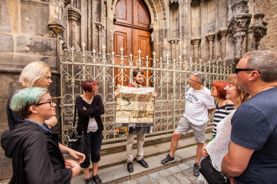 Prague: 6-Hour City Tour including Cruise and Lunch - The Old Town core: cobblestones, clocks, and classic Prague landmarks