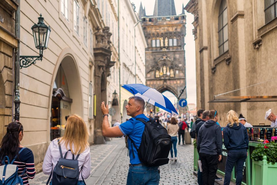 Prague: 6-Hour Tour with River Boat Cruise and Lunch - Inside the Castle Complex: big views over all of Prague