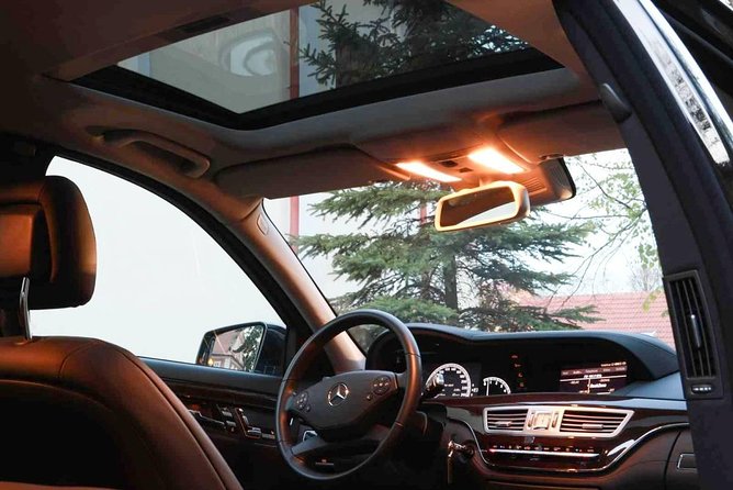 Prague airport luxury transfer by a Mercedes Benz S class - How the Mercedes S-Class Meet-and-Greet Works at Prague Airport