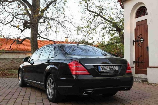 Prague airport luxury transfer by a Mercedes Benz S class - Departure Transfers Too: Ending Prague Without Running on Panic