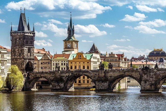 Prague Airport Transfers, Praga Aeropuerto Traslados, ESPAŇOL-ENG - Why a 35-Minute Prague Transfer Can Feel Like More Than Transportation