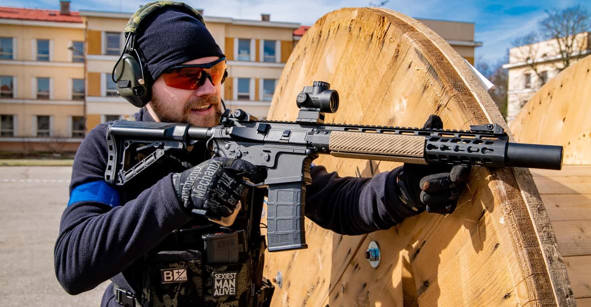 PRAGUE AIRSOFT SHOOTING GAMES - Choosing Indoor vs Outdoor Airsoft Near Prague