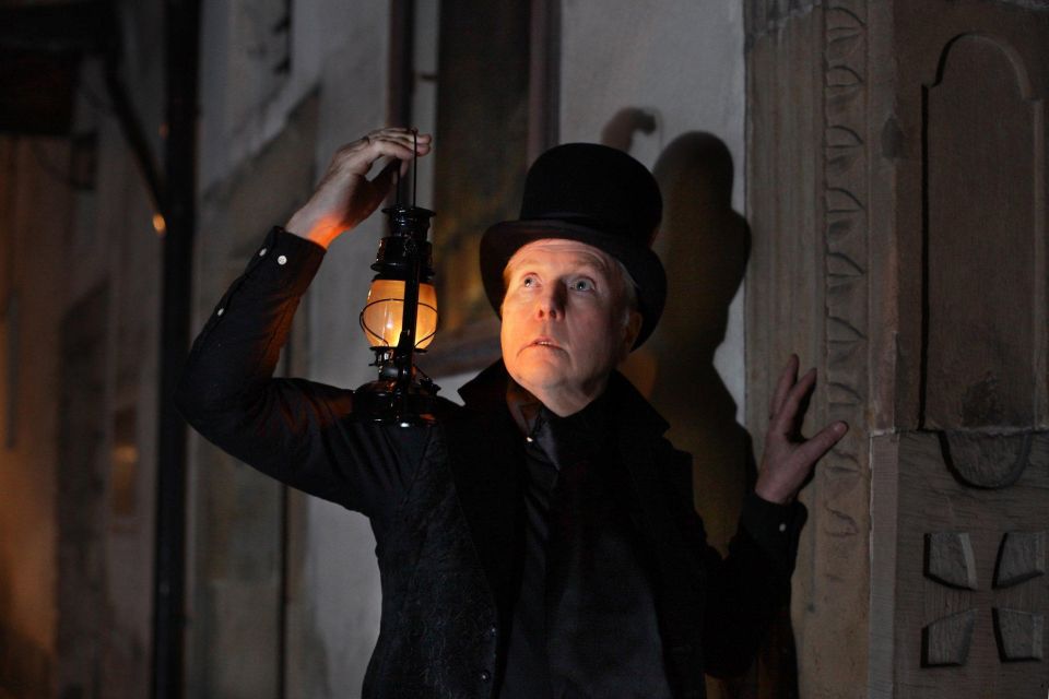 Prague: Alchemy & Mysteries Bridge and Castle Evening Tour - Kampa Island (15 Minutes): The Calm Counterweight