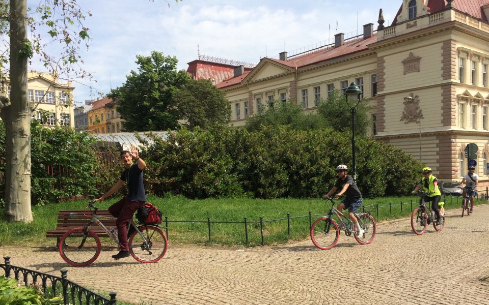 Prague "ALL-IN-ONE" City E-Bike Tour - Municipal House and Powder Tower: architecture with a guided lens
