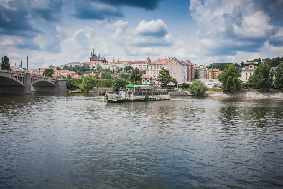 Prague: An unforgettable 2-hour cruise on the Vltava River. - Wildlife and Bird-Spotting: What to Expect From the Natural Sections