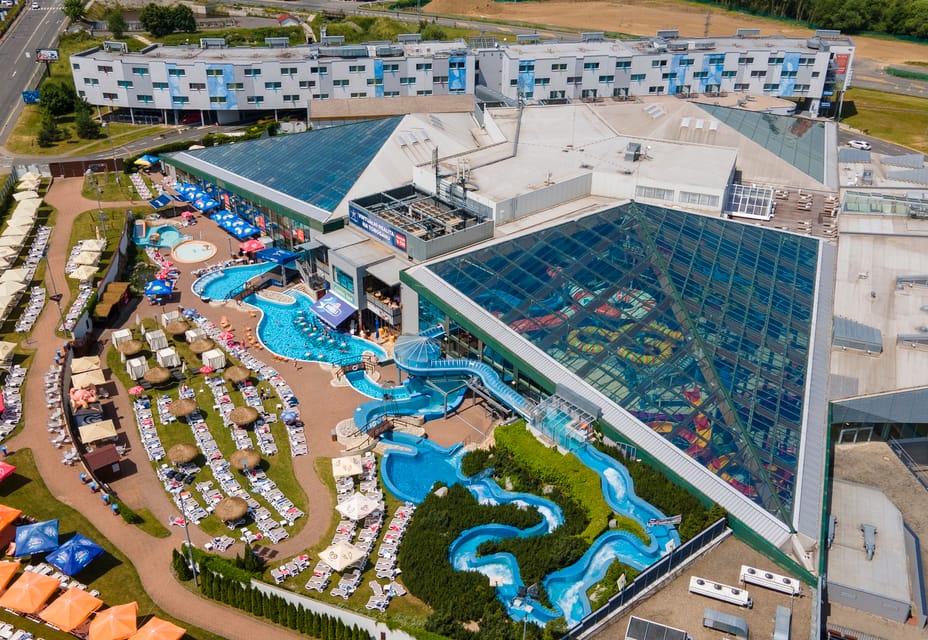 Prague: Aquapalace Indoor/Outdoor Water Park Ticket - What a smooth day at Aquapalace Prague looks like