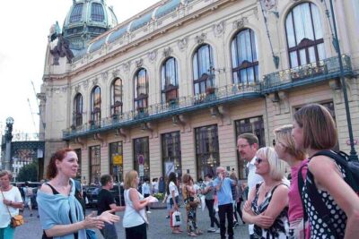 Prague Art Nouveau and Cubism Walking Tour - Art Nouveau in Prague: ginkgo leaves, oriental hints, and lighting cues