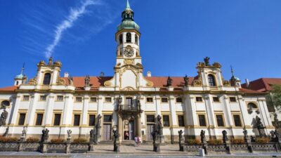 Prague Audioguide - TravelMate app for your smartphone - No Tickets, No Wait: The Advantage of Full Autonomy in Prague