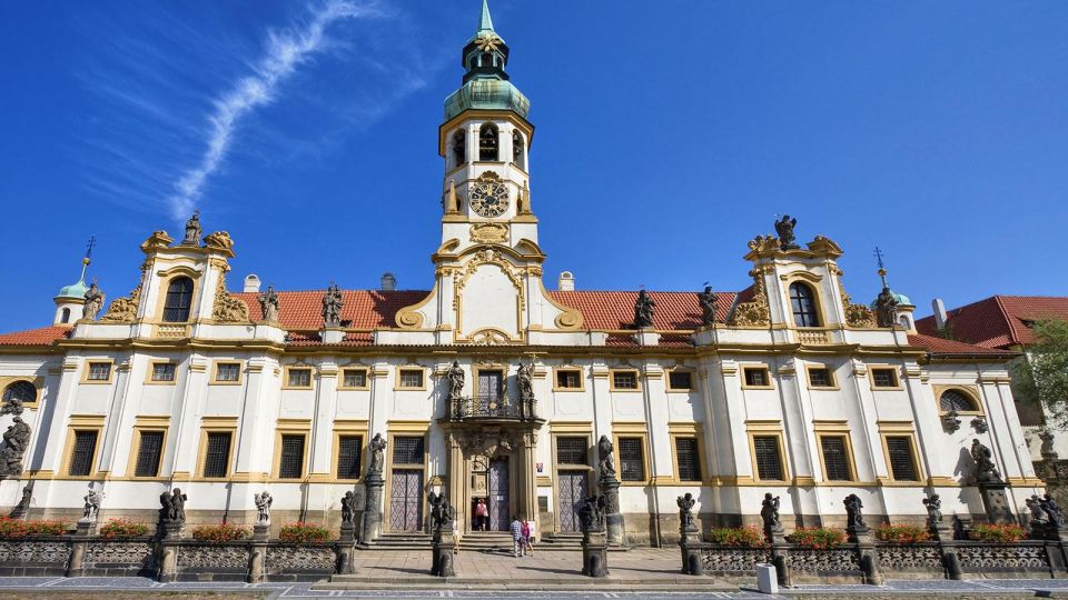 Prague Audioguide - TravelMate app for your smartphone - No Tickets, No Wait: The Advantage of Full Autonomy in Prague