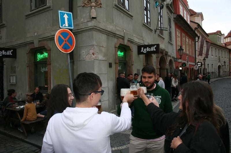 Prague Beer History: Highlights Tour with Tasting - The walk segment (about 10 minutes): a quick reset between stages
