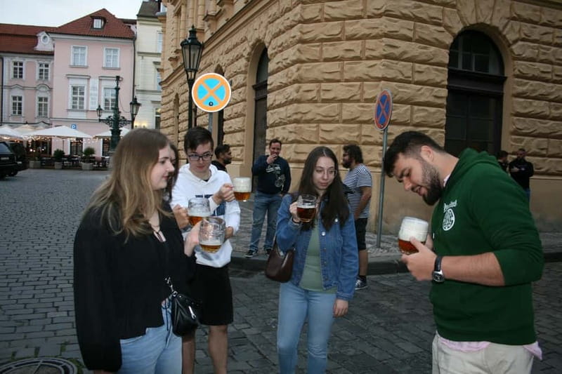 Prague Beer History: Highlights Tour with Tasting - Charles Bridge (about 25 minutes): beer + a postcard view