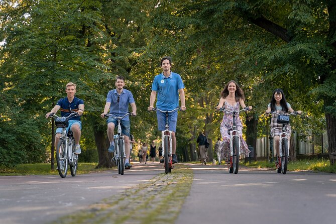 Prague Bike Tour - Guides in the lead: what great storytelling actually changes