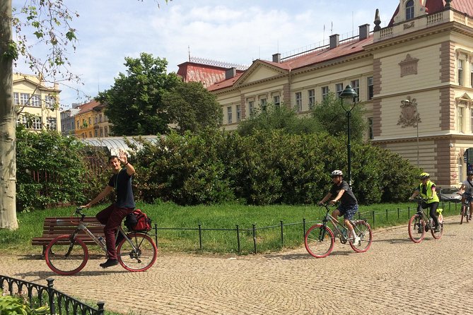 Prague Bike Tour - Stunning Viewpoints, Castle, City & Park - The terrain reality check: hills, steep descents, and what to do