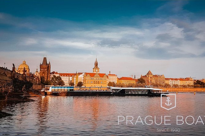Prague Boats 3-hour Dinner Cruise - Key Highlights at a Glance