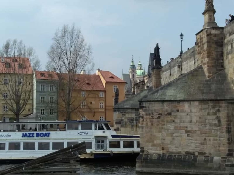 Prague: Bus and Boat Tour - Timing and logistics that actually matter in the real world