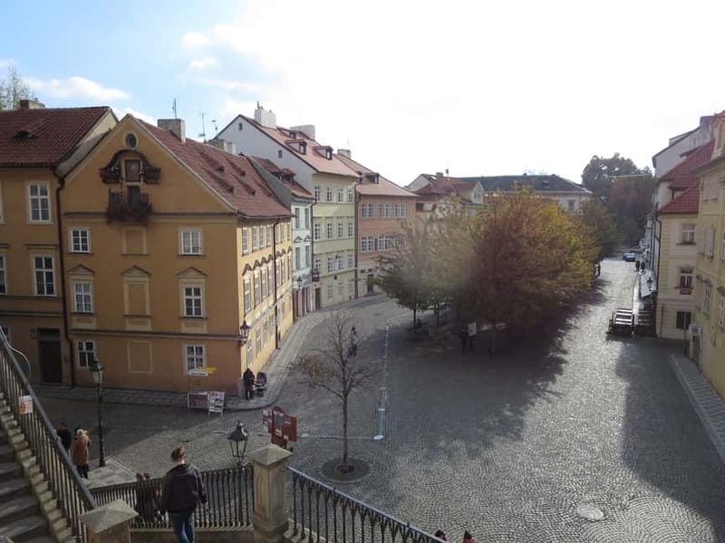 Prague: Bus and Boat Tour - Who should book this bus-and-boat combo