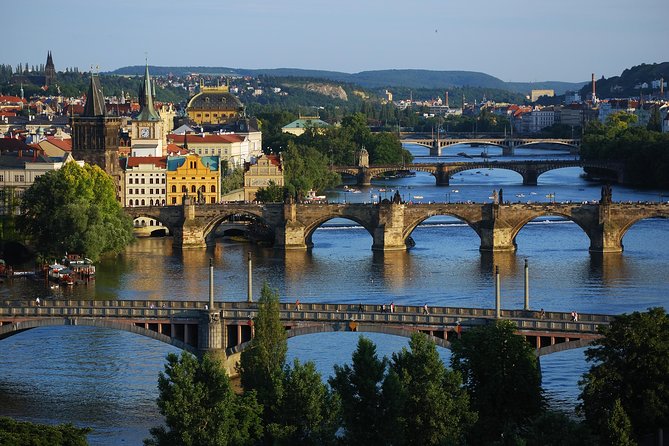 Prague: Bus Tour, Walking Tour, River Cruise and Lunch - A smart way to see Prague in 6.5 hours