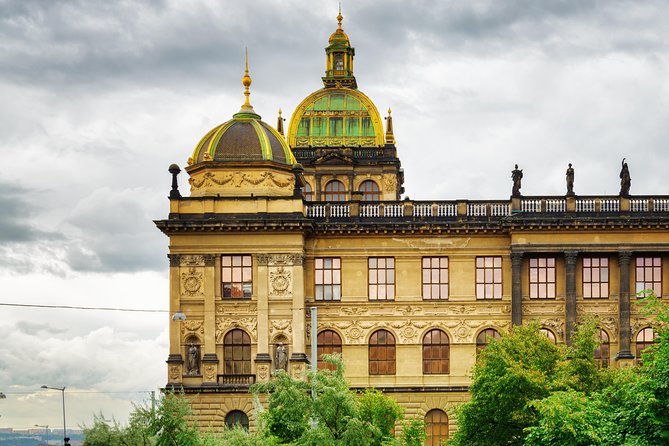 Prague: Bus Tour, Walking Tour, River Cruise and Lunch - Logistics that affect your comfort (without ruining the day)