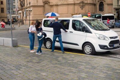 Prague Castle: Admission Ticket With Bus Transfer And Audioguide - Meet at Get Prague Guide, Then Up to the Castle Gates
