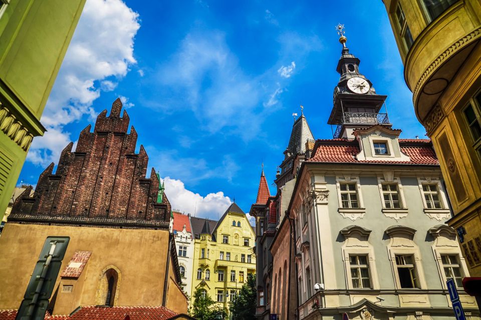 Prague: Castle and Jewish Quarter Tour with Cruise and Lunch - Lunch in a typical Czech restaurant: when the day needs fuel