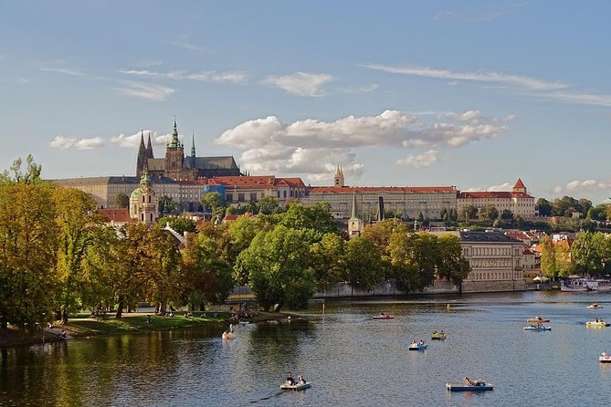 Prague Castle and Lobkowicz Palace entrance tickets - Timing matters: 9:00 AM–4:00 PM and closure surprises