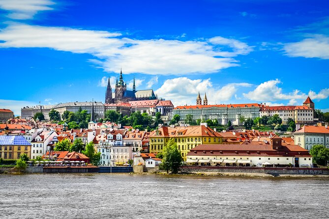 Prague: Castle Entry Ticket with Guide and River Cruise - Key highlights at a glance