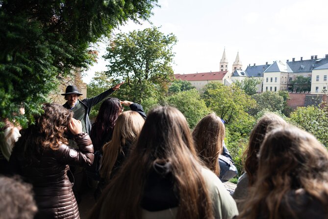 Prague: Castle Entry Ticket with Guide and River Cruise - Practical tips to make the day feel easy