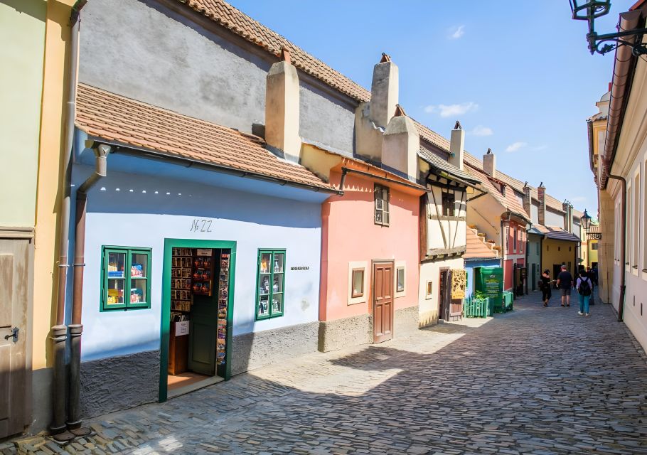 Prague Castle: Royal Palace, Cathedral, and Golden Lane Tour - St. Vitus Cathedral: where details do the storytelling