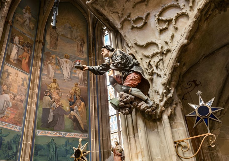 Prague Castle: Royal Palace, Cathedral, and Golden Lane Tour - Royal Palace and Vladislav Hall: power you can feel
