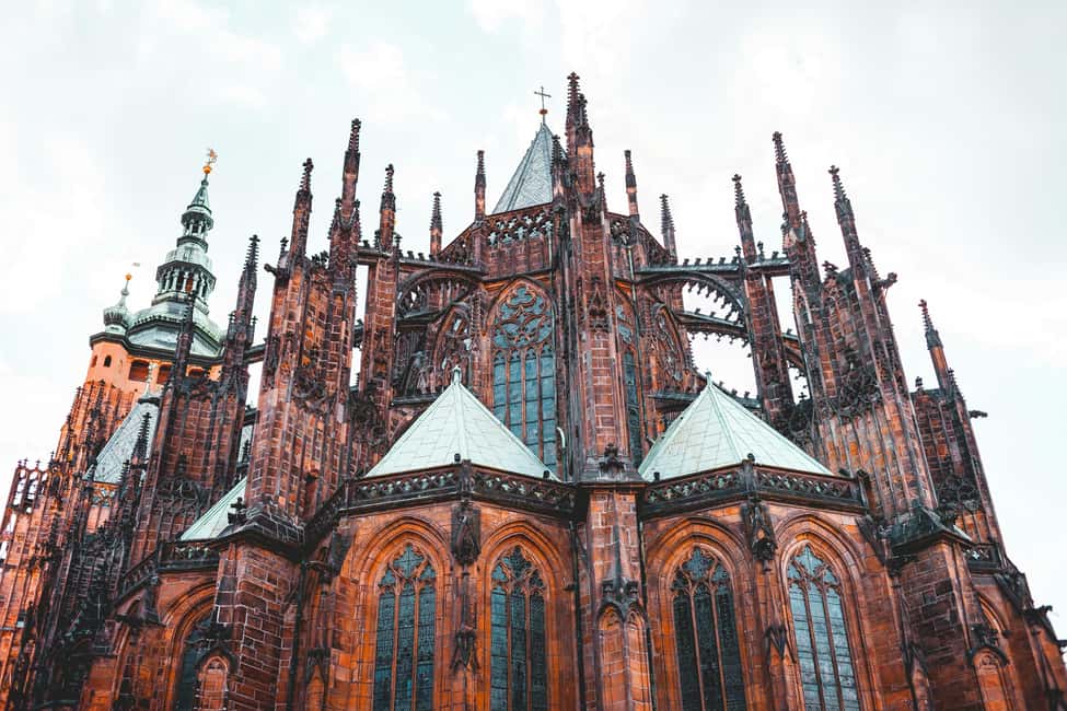 Prague Castle St. Vitus Cathedral, Royal Palace, St. George's Basilica - Where to Start at Pražský hrad (and why it matters)