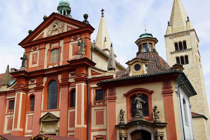 Prague Castle Walking Tour (Tip-based tour) - Stop 1: St. Vitus Cathedral exteriors for free