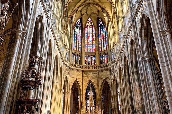 Prague Castle Walking Tour (Tip-based tour) - Stop 6: Second Courtyard, diplomats, Leopold’s Fountain, and the Presidential Flag