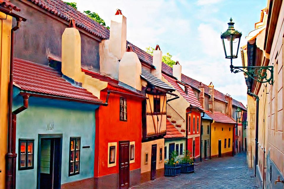 Prague Castle Walking Tour with Live Guide - The Core Walk: Buildings That Were Built, Updated, and Rebuilt