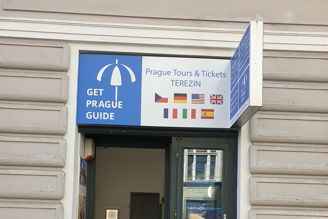 Prague Charles Bridge Tower Admission Ticket And Audioguide - Photos and Walkways: How to Use the Tower Time