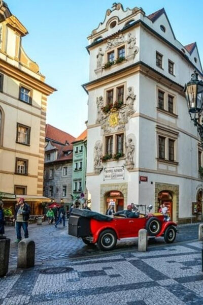 Prague: City Highlights Walking Tour - Starting at Veleslavínova: Where the Day Begins