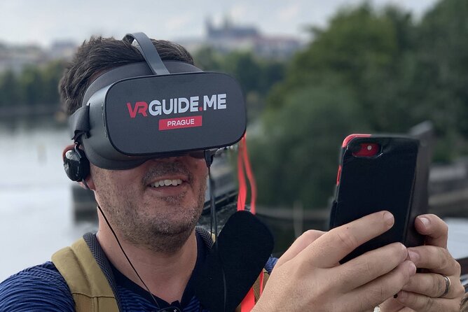 Prague City Tour with Virtual Reality - Old Town Square in 1900: VR at the Start