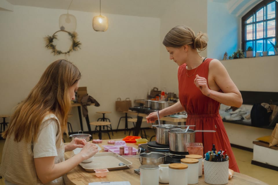 Prague: Coconut Candle Workshop - Guidance that doesn’t hover: how instruction works in practice